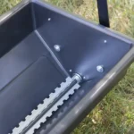 Agri-Fab Anhänge-Kastenstreuer/Rasenlüfter mit Krallen, 107 cm