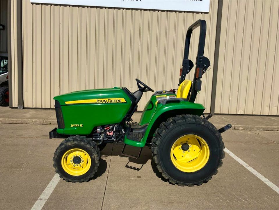 2015-JOHN-DEERE-3032E John Deere 3032E – Bild 1