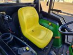 John Deere 300E (2020) Kompakter landwirtschaftlicher Traktor mit Frontlader – Bild 3